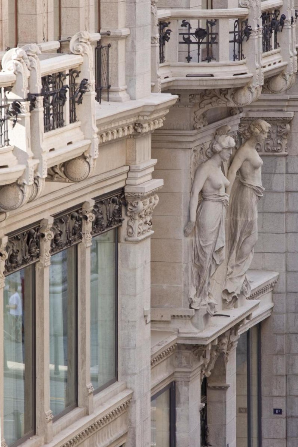 Palace Suite Image 10