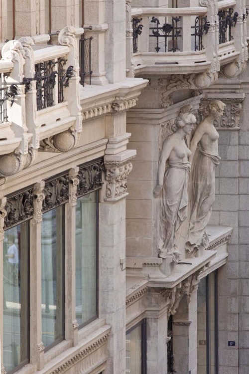 Palace Suite image 10