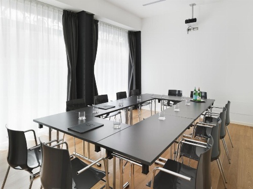 Palace Suite image 17